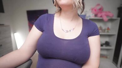 Hot amateur shakes her big boobs