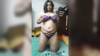 Gouthami reddy manthena sexy body structure showing bra & sexy boobs in bedroom