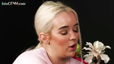 Insta babe CFNM giving head in 3some