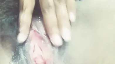 anita chemor show big hole pussy