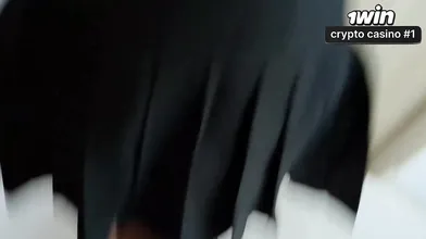 Uma vizinha seduz enquanto conserto a máquina de lavar e o marido está fora - XX