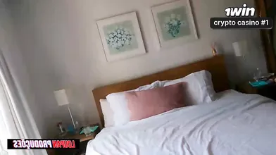 Jovem brasileira Charlotte Viih em intensa cena de sexo ass-fuck com muito fogo.