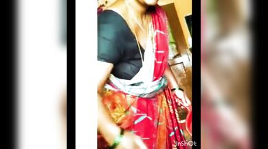 Bhabhi deep cleavage