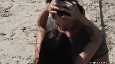 Beach Bums, Scene #01