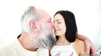Annie Likes Old Guys