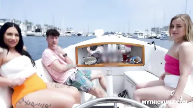 Phat booties to fuck for the lucky captain