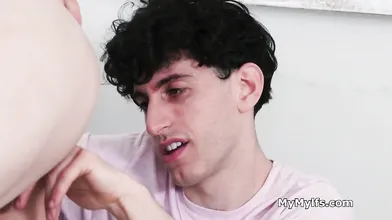 Freeusing redhead MILFs big boobies during online call