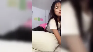 Cute Asian Girlfriend Fucking In Their First Sextape