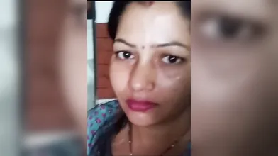 Neelam Randi shining nose and red hot lips