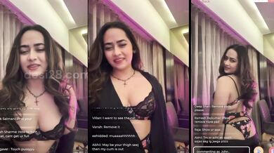 Divya Mistry New Exclusive Live Nude Mms Aditi Mistry Sister New Live