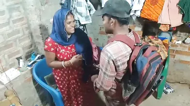 Delivery Boy Fucked Bhabi At Home Delevary