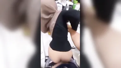 Hajar Jilbab Di Counter HP