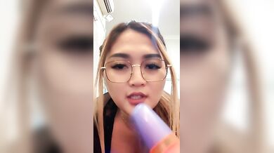 Godzilla Pink Kacamata Montoq Indonesia 14mnt