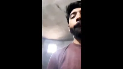 Honeymoon Pe Biwi Ki Gand Mein Lund Indian Desi Hindi Sex MMS