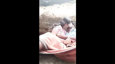 Kochi Mallu Bhabhi Outdoor Sex Mms Blowjob Aur Boob Suck Ki
