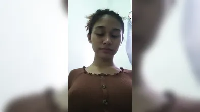 Gadis Ini Lagi Remas-remas Payudaranya Yang Besar Dan Ini Kan Yang Kamu Mau Sayang