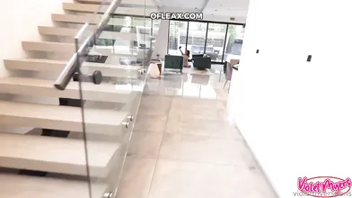 Look At My OUtfit --, Violet Myers