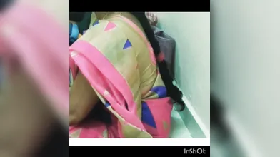 Aunty side view boobs