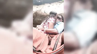 HInDIPP Mallu Couple Outdoor Blowjob