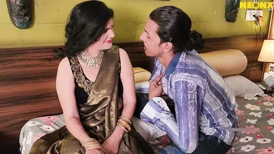 Indian Hot MILF Hook Up