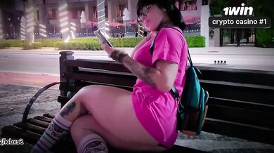 Morena leva gozada rectal intensa na natureza em cena amadora super quente.