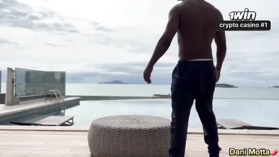 Your amateur neighbor rockets interracially in public, making your mansion a fan