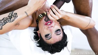 Brooklyn Gray: Throat Challenge