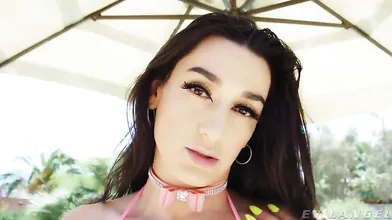 TS Bambi Bliss: Vegas Pool & Hotel Sin