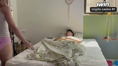 Sexo apaixonado pela manhã termina com gozada no rosto - o melhor de XXX!