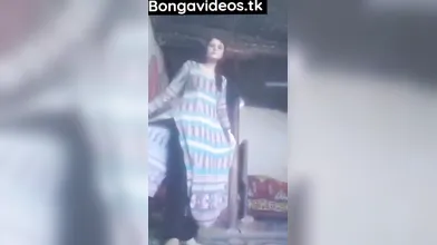 Persian Beautiful Girls Showing His Boobs And Pussy