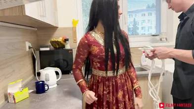 Pehle Bhi Mein XXX (Animal) - Pissing On Indian Bride 2