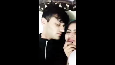 Cute Couple Ka Bedroom Mein Pyaar Bhari Chudai Ka Safar
