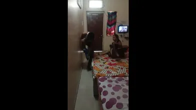 Mehrun Chaddi Wale Pati Ne Biwi Ko TV Room Mein Ragda
