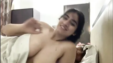 Lund Chuske GF Ne Trip Ke Room Mein Chut Chudwayi