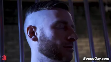 Prison Officer Fucks Inmate Raw Ass