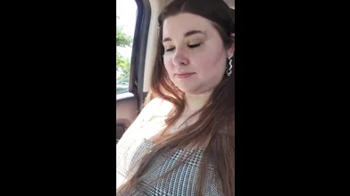 Big Slut Masturbates In Her Car