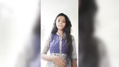 Desi cute teen girl shower time showing her nude