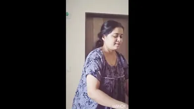 Hot Telugu Milf Mom Ki Nangi Mms Step Son Ne Record Kiya