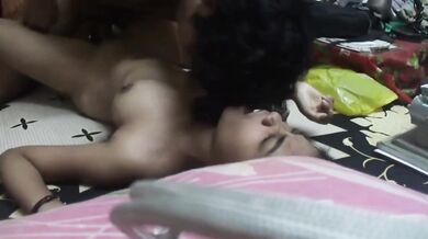 GF Ko Bed Par Letakar Chut Ki Seal Todi Indian Desi Hindi Sex MMS
