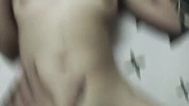 GF Ko Bed Par Letakar Chut Ki Seal Todi Indian Desi Hindi Sex MMS