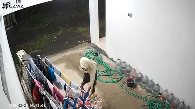 MARLBOROQUEENSEX - PENCURI PAKAIAN DALAM CEWEK DI JEMURAN