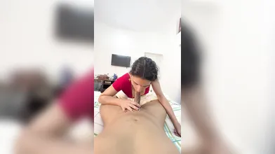 HInDI Desi Slut Giving Blowjob And Client In Hotel
