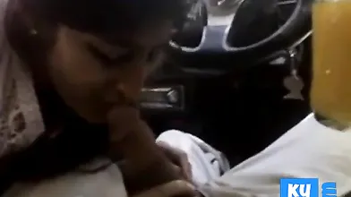 HInDIPP Car Sex With Cute Girl