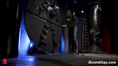 Hardcore BDSM Anal Cumshot Action