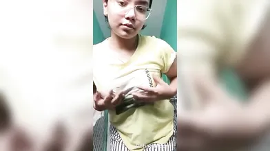 Deshi LiveGirls Desi Girl Showing Big Ass