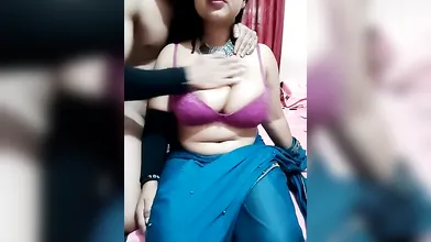 Hindi LiveSex Priya Raj LIVE बड़े बूब्ज़ वाली भाभी