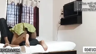 DesHI College Girlfriend Bunk Marke Apne Boyfriend Ke Sath OYO ME Chudai Kari