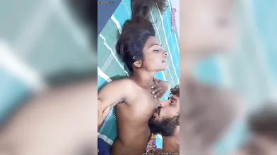 DesHI Sri Lankan Boob Suck & Fuck