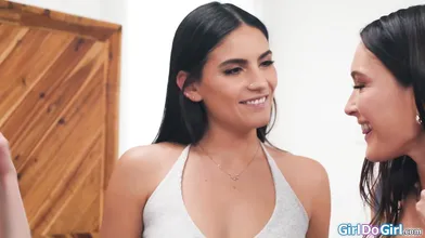 Teen stepdaughters dp milf stepmommy with their new strapons