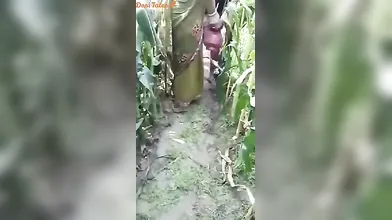 Hindi PublicPlace Bihari Bhabhi Hot Outdoor Sex In The Fields With Village Sarpanch - Village Outdoor